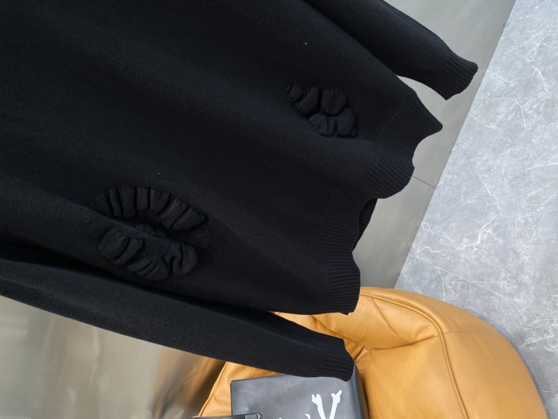 l0vis Vvtt0n sweater